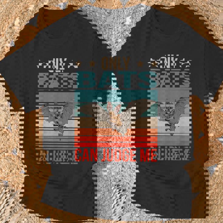 コウモリは私を判断できる 吸血コウモリ コウモリ Tシャツ 高齢者への贈り物