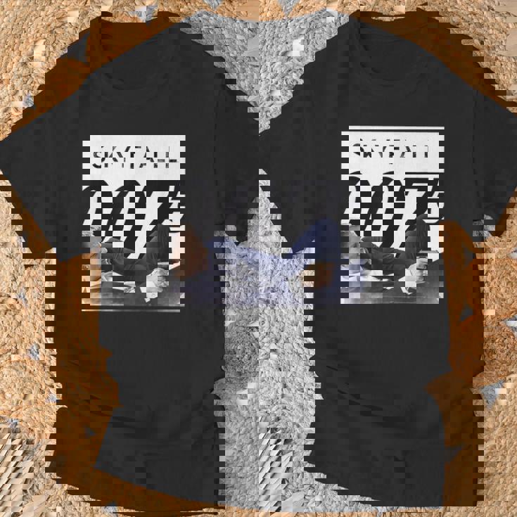 ジェームズ・ボンド 007 スカイフォール Tシャツ 高齢者への贈り物