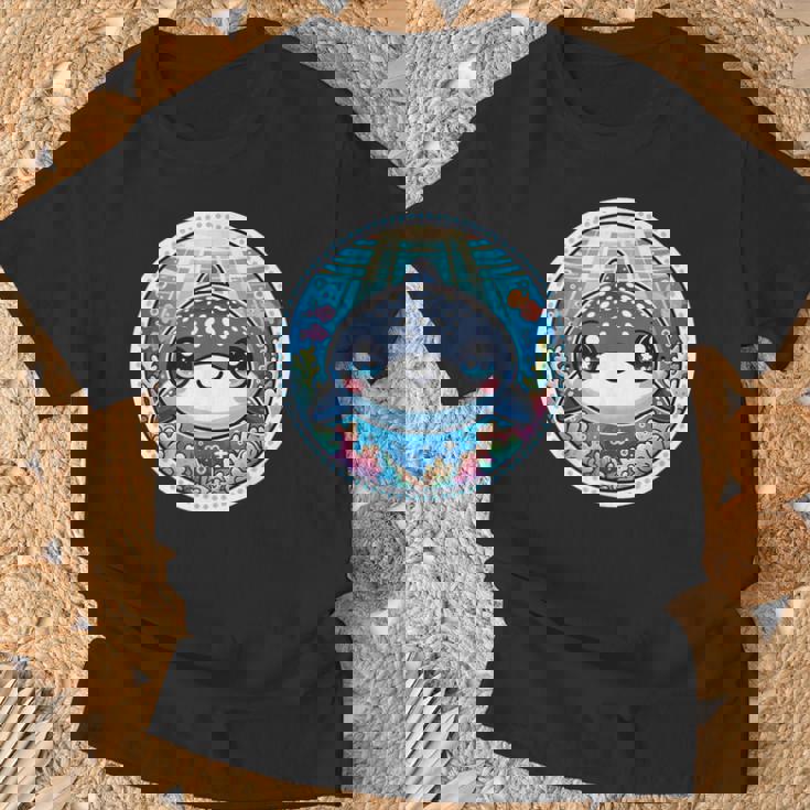 ジンベイザメ、ジンベエザメのアニメ、カワイイ・ジンベエザメ Tシャツ 高齢者への贈り物