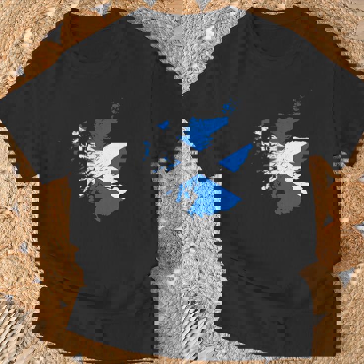 スコットランドの地図と旗の胸のロゴ スコットランドのお土産 Tシャツ 高齢者への贈り物