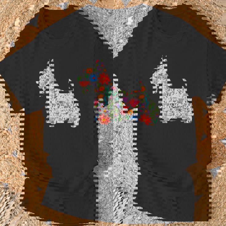 スコティッシュテリア水彩フラワーデザイン。 Tシャツ 高齢者への贈り物