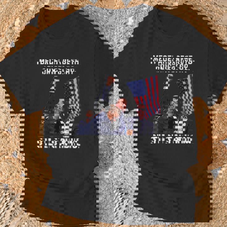 スティル・スタンディング・トランプ 2024 暗殺未遂 Tシャツ 高齢者への贈り物