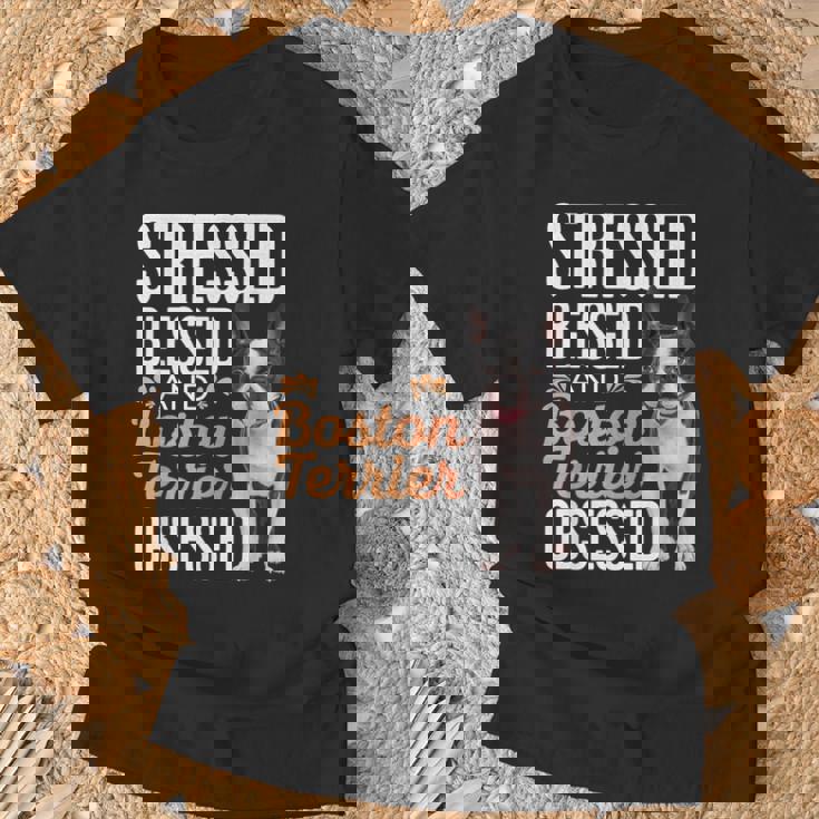 ストレスド・ブレスド・オブセスド・ボストン・テリア Tシャツ 高齢者への贈り物