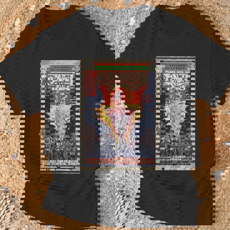 ストレンジャー・シングス リミックス 80年代レトロコミックアート ホーキンズへようこそ Tシャツ 高齢者への贈り物
