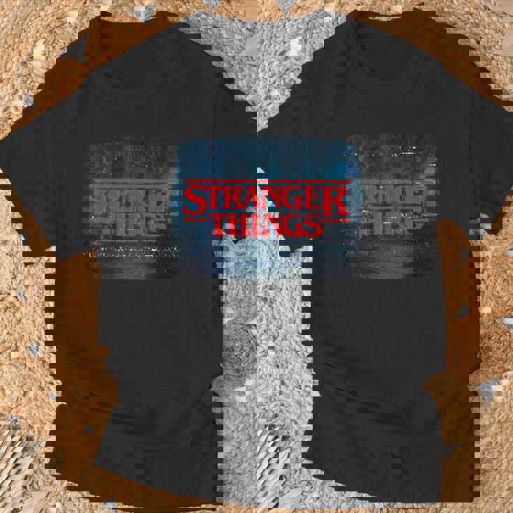 ストレンジャー・シングス ロゴ テレビ画面 ファン 記念品 Tシャツ 高齢者への贈り物