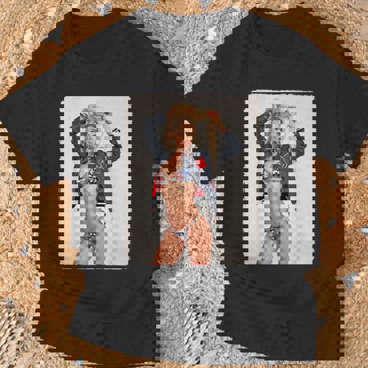 セクシーガールグラフィックtシャツ ブロンドボンシェルビキニピンナップガール Tシャツ 高齢者への贈り物