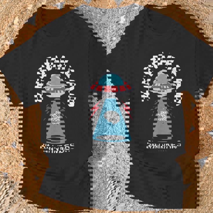 ゼブラヘッド脳侵略者面白いデザイン。 Tシャツ 高齢者への贈り物