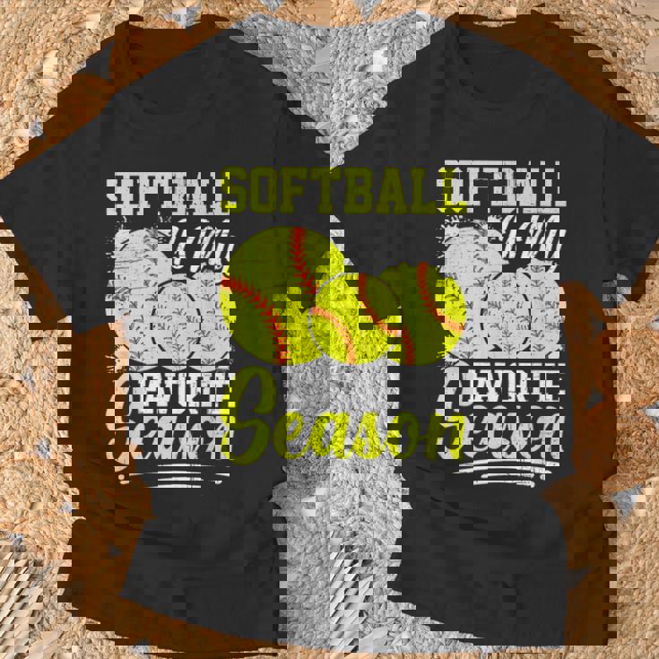 ソフトボールは私の好きな季節の楽しいデザイン。 Tシャツ 高齢者への贈り物
