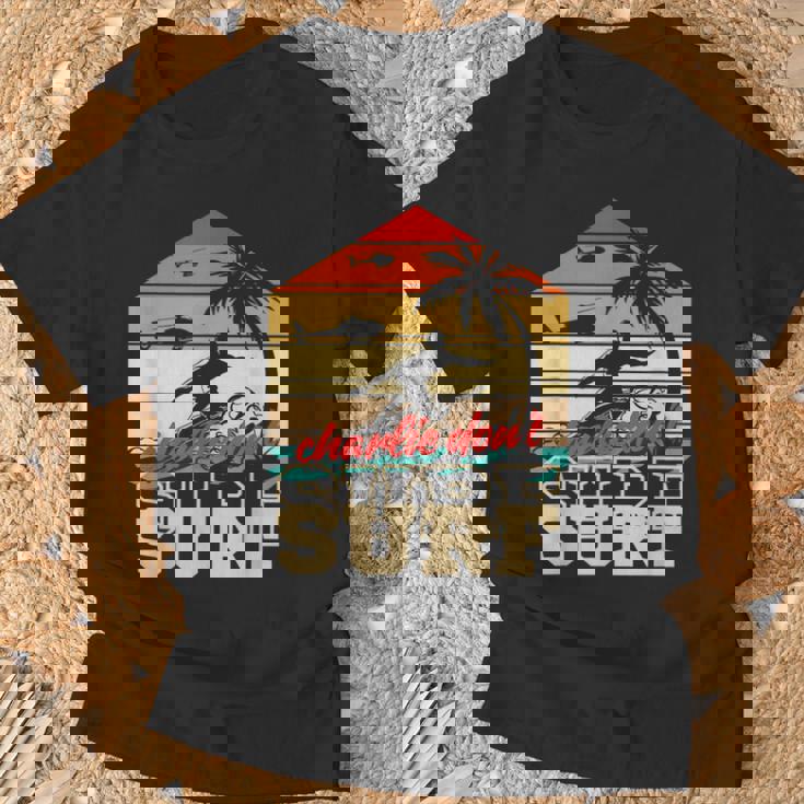 チャーリー・ドント・サーフィン・ミリタリー・ベトナム・サーフ Tシャツ 高齢者への贈り物