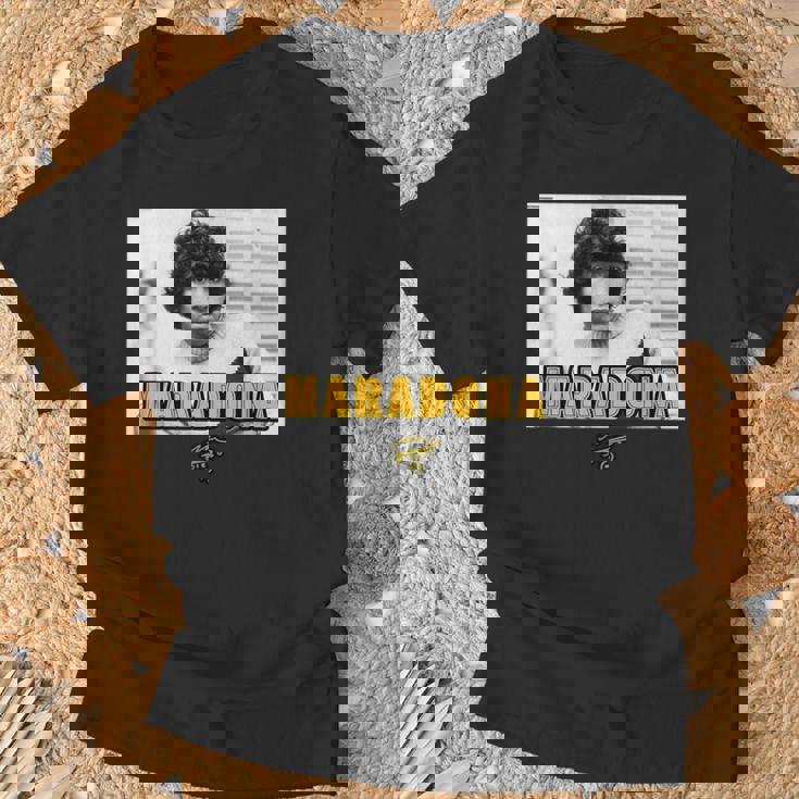 ディエゴ・マラドーナ・ヤング Tシャツ 高齢者への贈り物