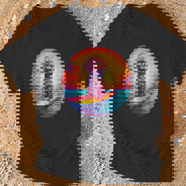 トイプードル サーフィン ファニー ドッグ ビーチ Tシャツ 高齢者への贈り物