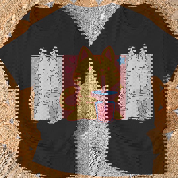 トラ猫とボバ茶のかわいいかわいい猫のグラフィック Tシャツ 高齢者への贈り物