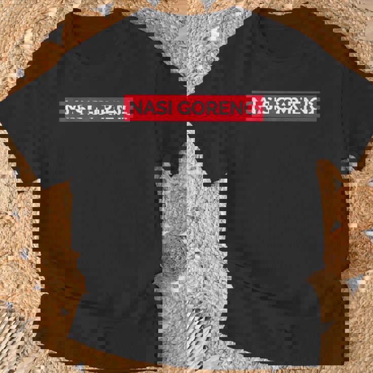 ナシ・ゴレンおもしろ Tシャツ 高齢者への贈り物