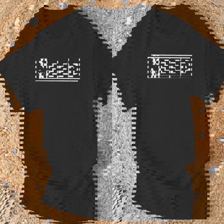 ニード・ウィード・ファニー 420 ガンジャ・ストーナー Tシャツ 高齢者への贈り物