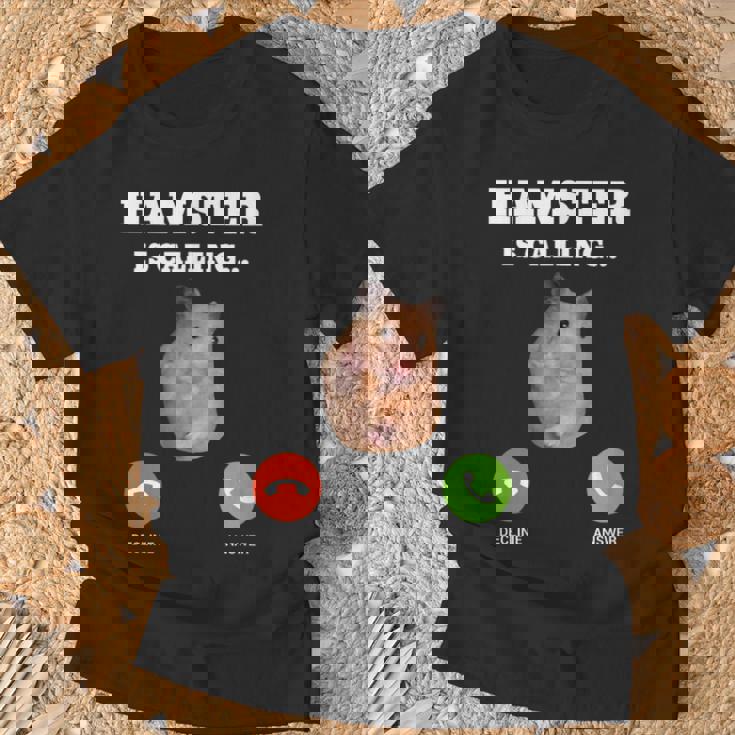 ハムスターミームが呼んでいます Tシャツ 高齢者への贈り物