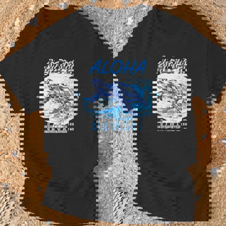 ハワイ ハワイアン ワイキキビーチ サーフボート ヤシの木 アロハ 夏 風景 海好き ウミガメ 波乗り Tシャツ 高齢者への贈り物