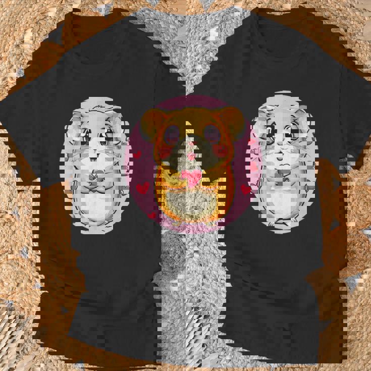 ハートに囲まれたハートを持つかわいいハムスター Tシャツ 高齢者への贈り物