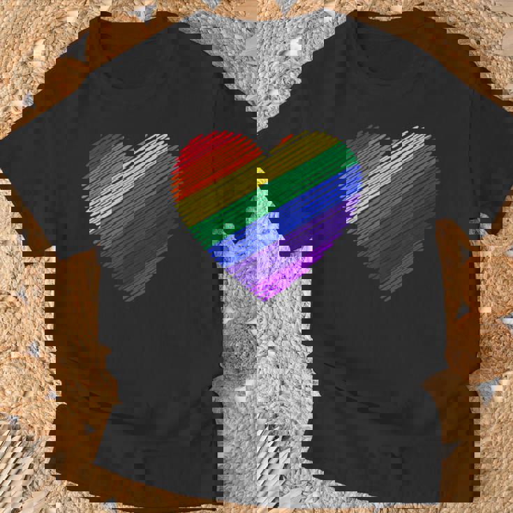ハート・イン・ザ・カラーズ・オブ・ザ・レインボー Tシャツ 高齢者への贈り物