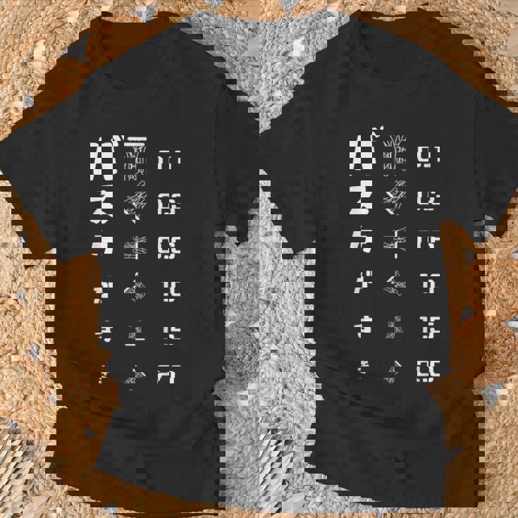 バスケがすき 視力検査 バスケ バスケ部 バスケットボール部 バスケ好き おもしろ バスケットボール Tシャツ 高齢者への贈り物