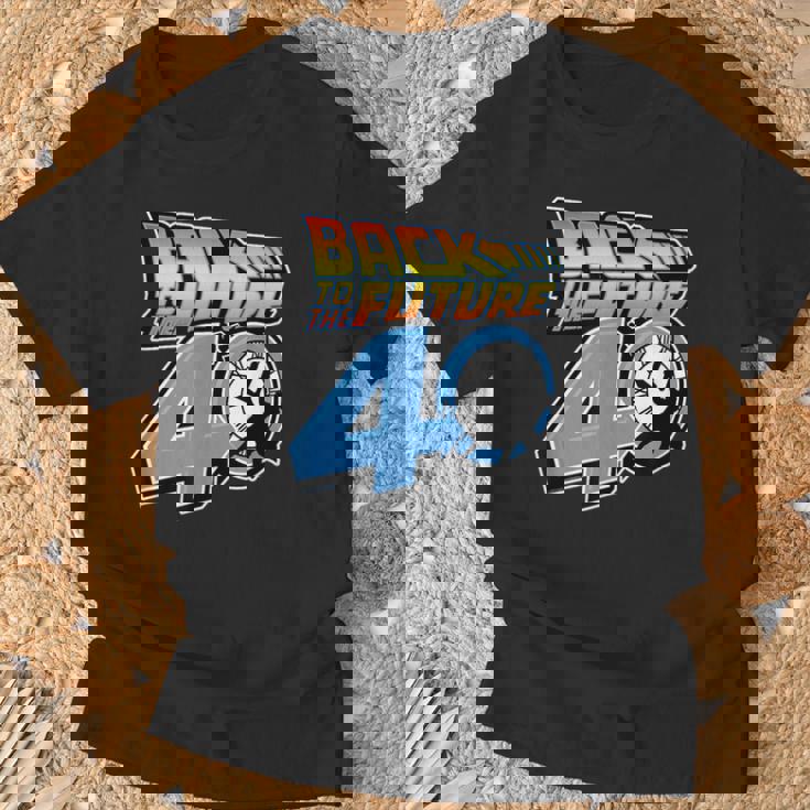 バック・トゥ・ザ・フューチャー 40周年記念時計塔ロゴ Tシャツ 高齢者への贈り物