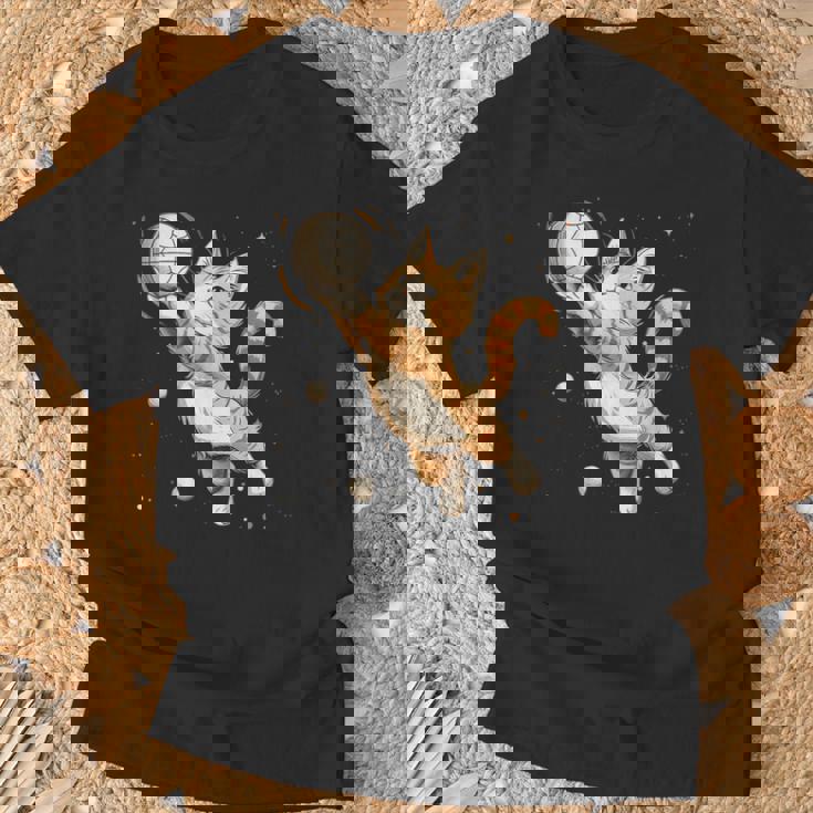 バレーボール選手のかわいいバレーボール猫。 Tシャツ 高齢者への贈り物