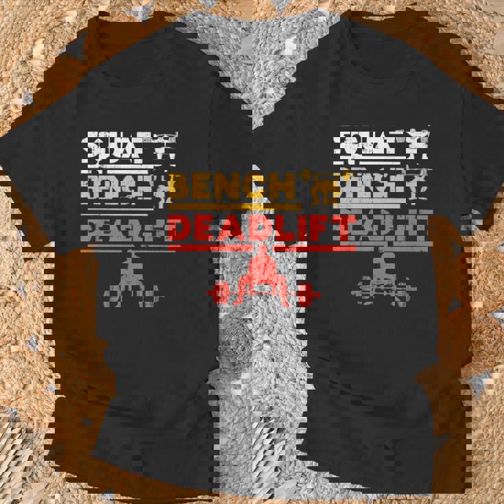 パワーリフティング、スクワット、ベンチ、デッドリフト、ウェイトリフティングtシャツ Tシャツ 高齢者への贈り物