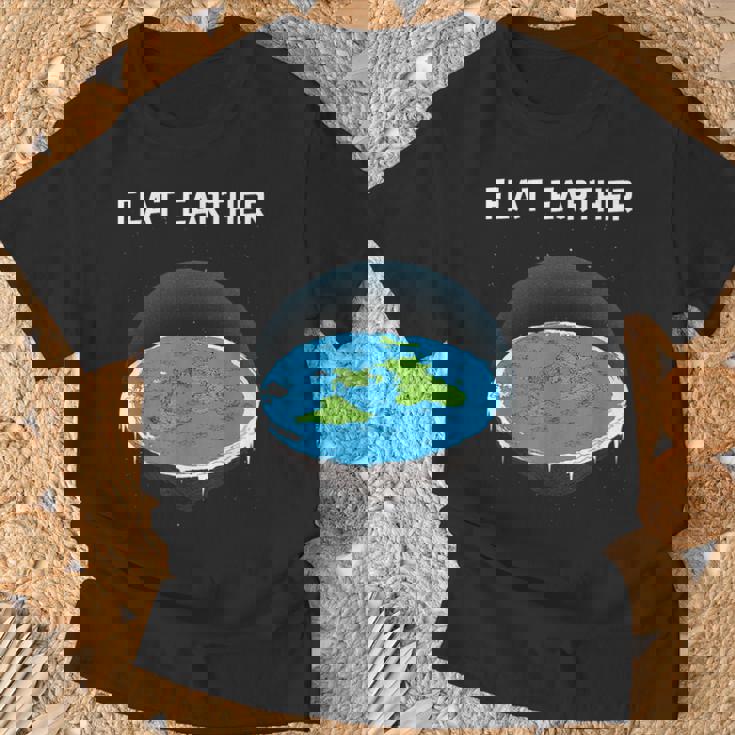 フラットアースマップ 陰謀 Tシャツ 高齢者への贈り物