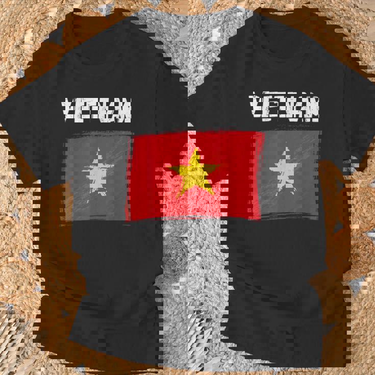 ベトナム国旗 ホリデー ビンテージ グランジ ベトナム国旗 Tシャツ 高齢者への贈り物