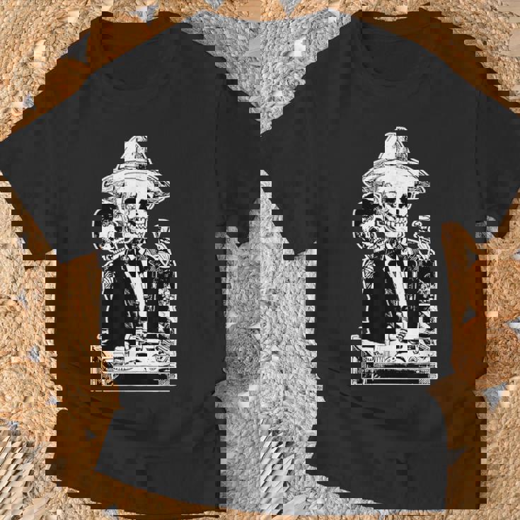 ホセ・グアダルーペ・ポサダ作 アルコール カラベラ 1888 Tシャツ 高齢者への贈り物