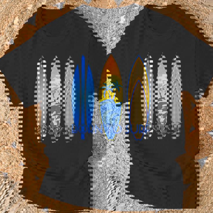 ボーン・トゥ・サーフ・サーフ・サーフィン・ザ・ウェーブ Tシャツ 高齢者への贈り物