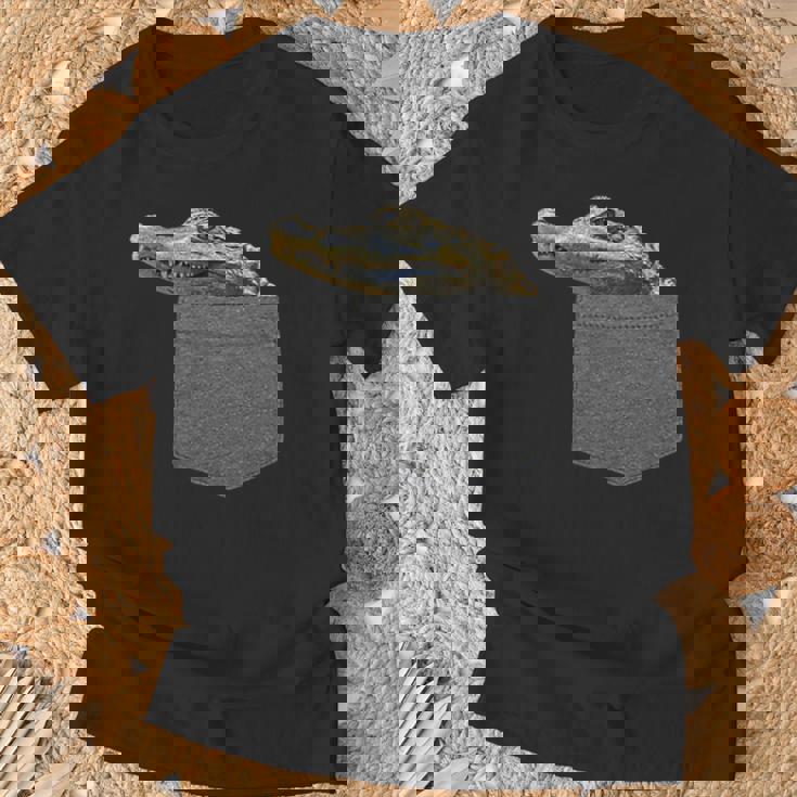 ポケットにワニ 愉快なアニマルデザイン Tシャツ 高齢者への贈り物