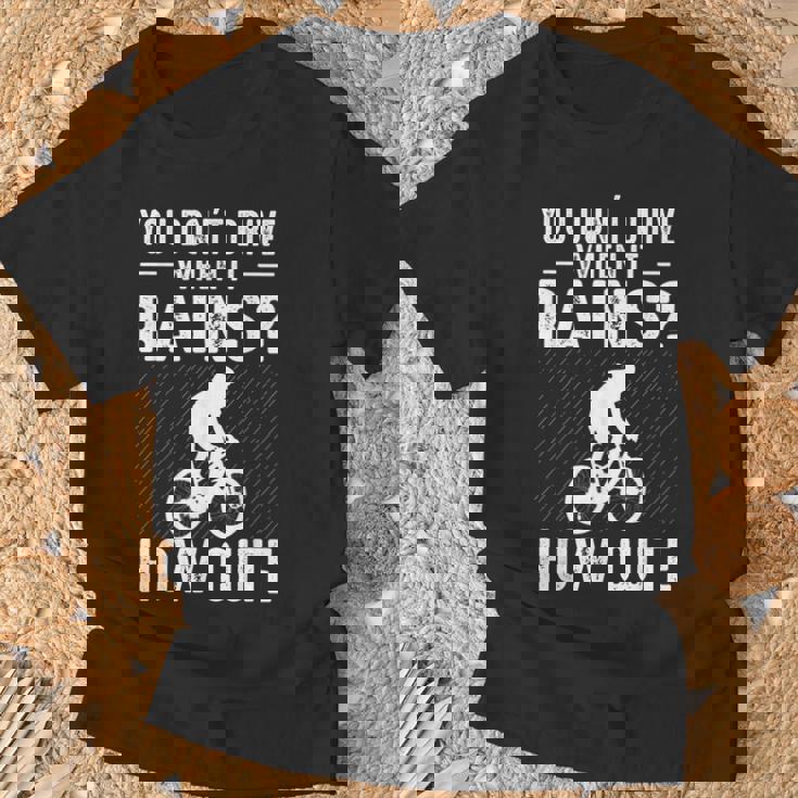 マウンテンバイク Mtb 自転車 雨に乗る おもしろギフト Tシャツ 高齢者への贈り物