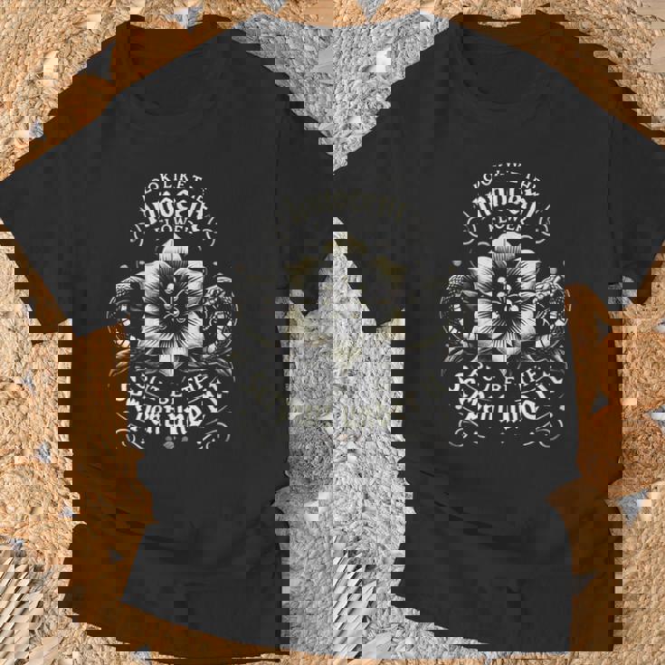 マクベス・ルック・ライク・ザ・イノセント・フラワー・シアター・ミュージカル Tシャツ 高齢者への贈り物