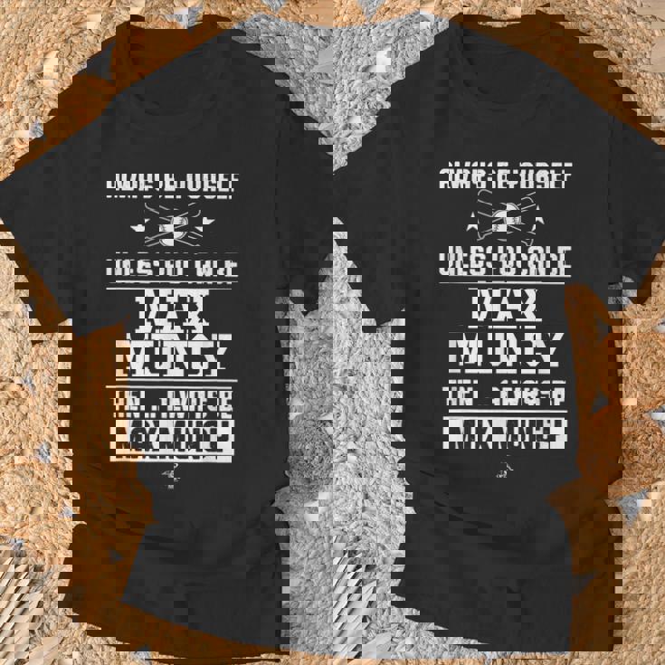 マックス・マンシー いつも自分らしくゲームデー Tシャツ 高齢者への贈り物