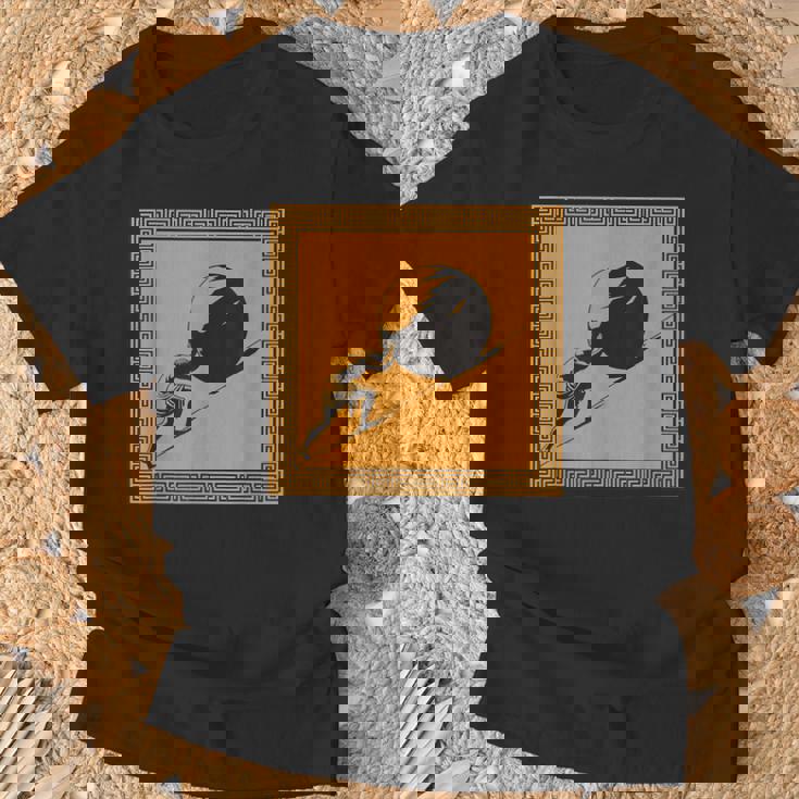 ミニマリストシーシュポス神話 ギリシャ神話 古代ギリシャ美術 Tシャツ 高齢者への贈り物