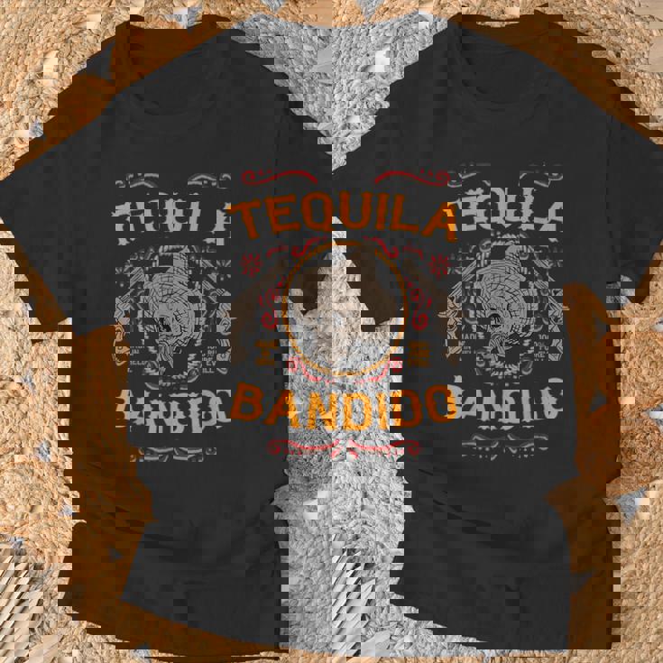メキシカンスカル テキーラ バンディト クール スケルトン チャロ ギフトアイデア Tシャツ 高齢者への贈り物