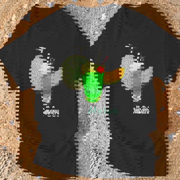 メロン 3 Melon メロンソーダ クリームソーダ カット 『デリシャス フルーツ』果物 リアル 面白い イラスト Tシャツ 高齢者への贈り物