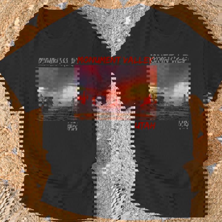 モニュメントバレーユタ州 Tシャツ 高齢者への贈り物
