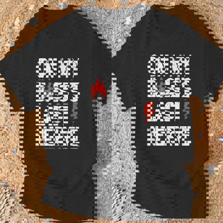 ライトニングボルトでボスの最後の神経質について Tシャツ 高齢者への贈り物