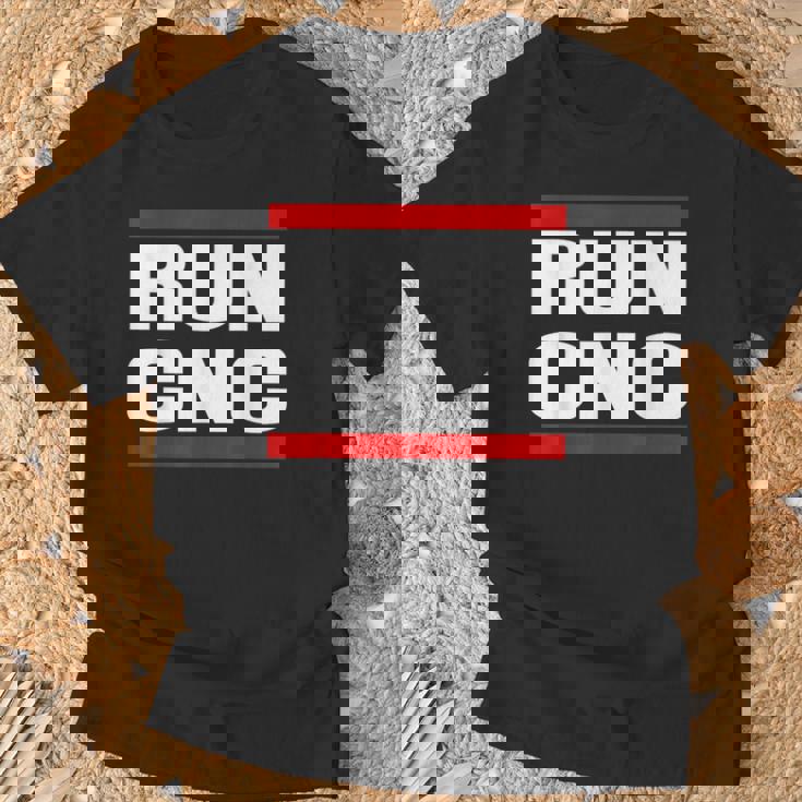 ラン Cnc マシニング メカニック Cnc フライスカッター プログラマー Tシャツ 高齢者への贈り物