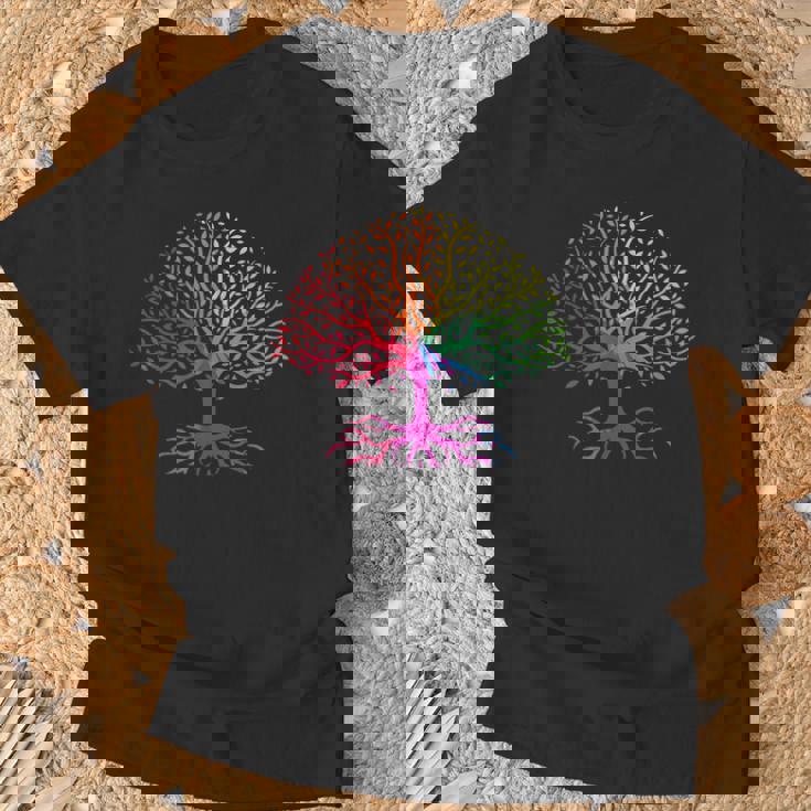 レインボーフラッグ ツリー・オブ・ライフ Lgbt ゲイ・プライド月間 Lgbtqアライ Tシャツ 高齢者への贈り物