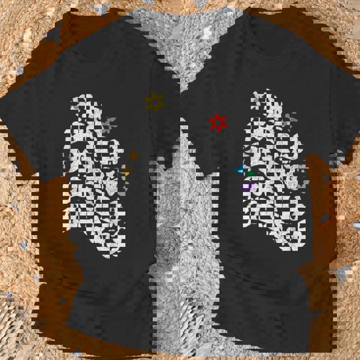 レトロ Groovy Im Lucila Doing Lucila Things 面白い母 Tシャツ 高齢者への贈り物