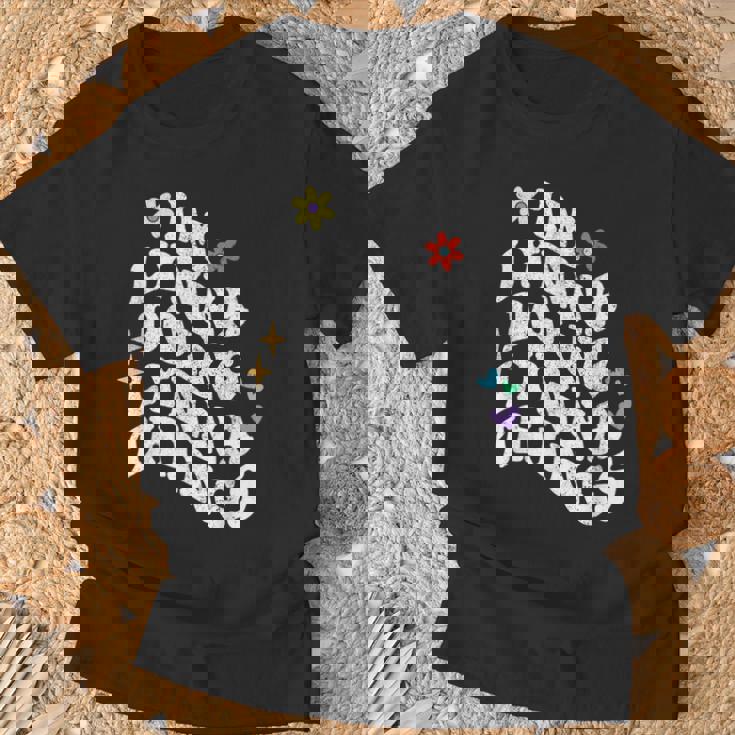 レトロ グルーヴィーなイム リンナ やってる リンナ 物事 面白い 母の日 Tシャツ 高齢者への贈り物