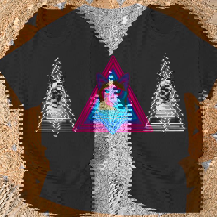 レトロな三角形のピラミッド猫のシャム猫 Tシャツ 高齢者への贈り物