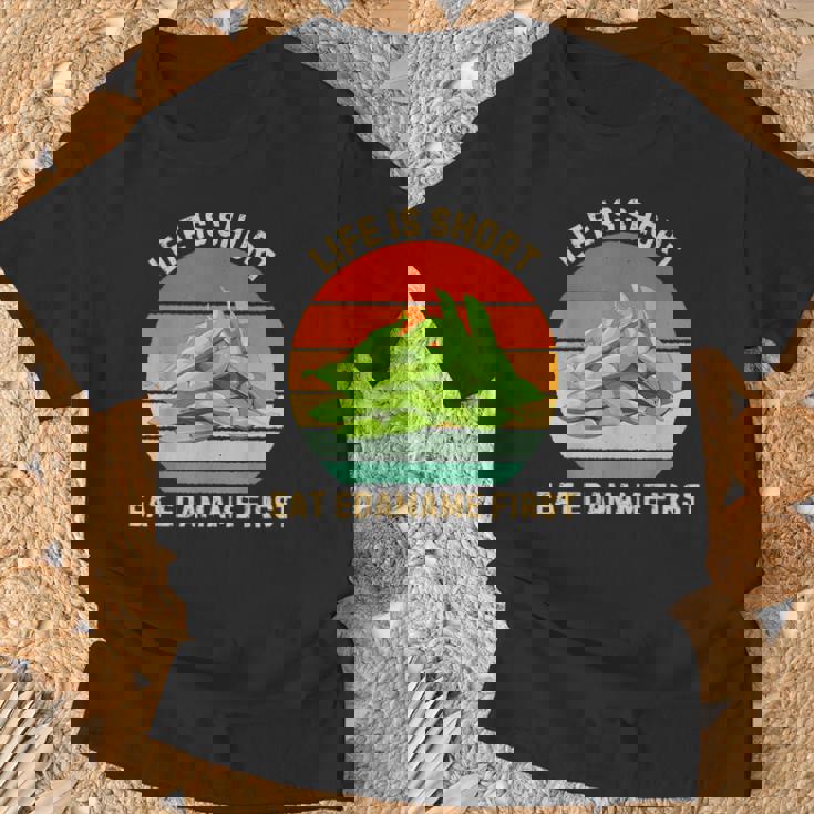 レトロライフは短く食べる 枝豆 はじめて枝豆 食べ物好き Tシャツ 高齢者への贈り物