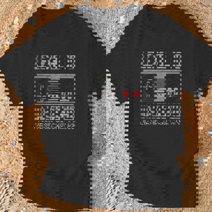 レベル 10 アンロック 10歳の誕生日 10歳のビデオゲーマー 男の子 Tシャツ 高齢者への贈り物