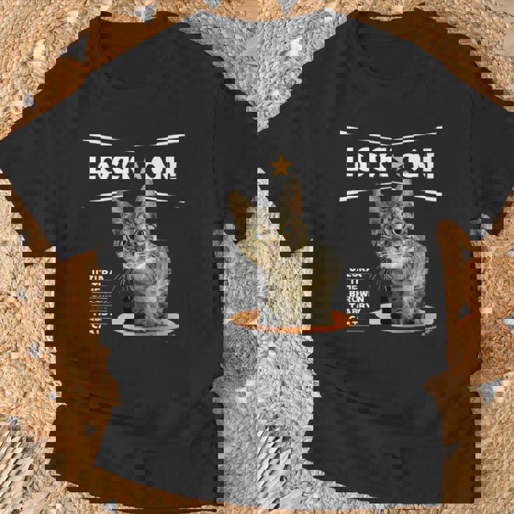 ロックオンなねこ 狙う猫 Cat Tシャツ 高齢者への贈り物