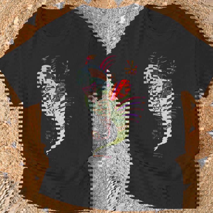 ワシリー・カンディンスキーによる白い幽霊のフィギュア1943 Tシャツ 高齢者への贈り物