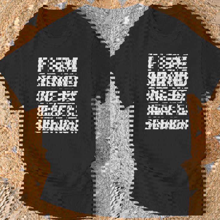 ヴィンテージ聖パティの日シェナン かつて面白いシェナニガンギフト Tシャツ 高齢者への贈り物