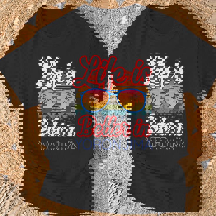 与論島おみやげ 与論島ビーチリゾートでの生活はもっといい Tシャツ 高齢者への贈り物